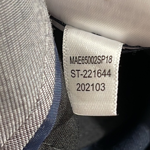 Amazon Essentials Men's Classic-Fit Expandable-Waist Flat-Front Dress Pant 42x32 - Picture 11 of 13